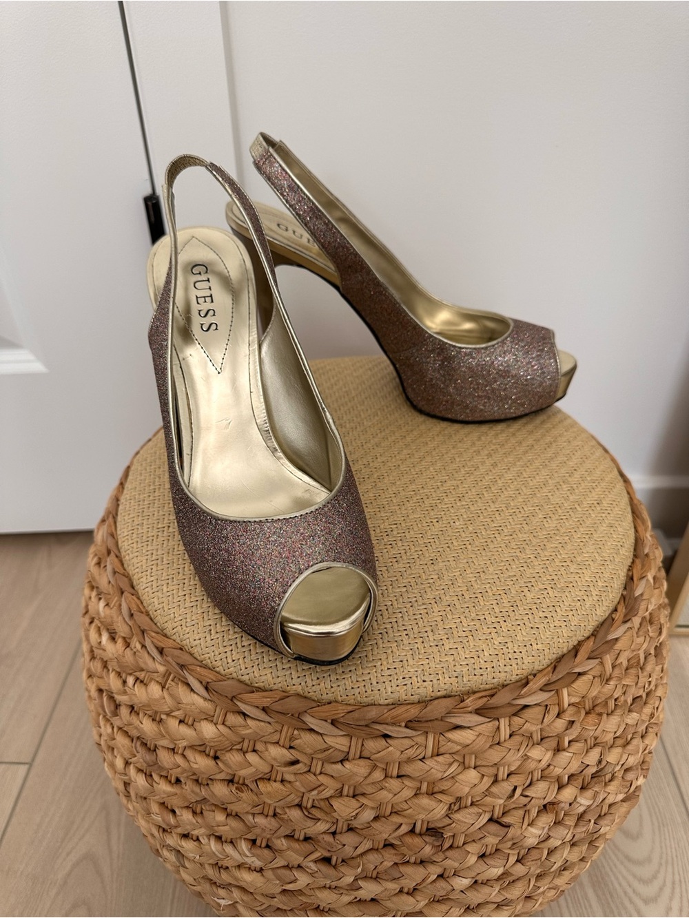 GUESS Glitter Slingback Platform Heels – Rose Gold/Champagne Sparkle – Size 8.5M